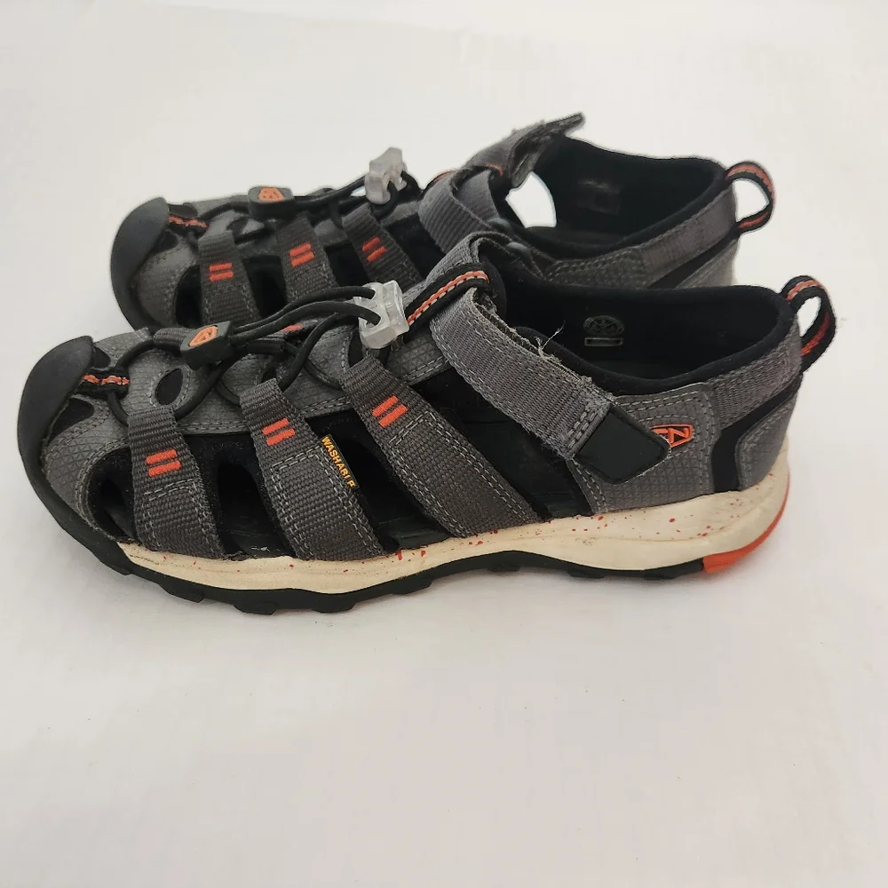 Keen big kids sandals Comfort beach shoes size 3